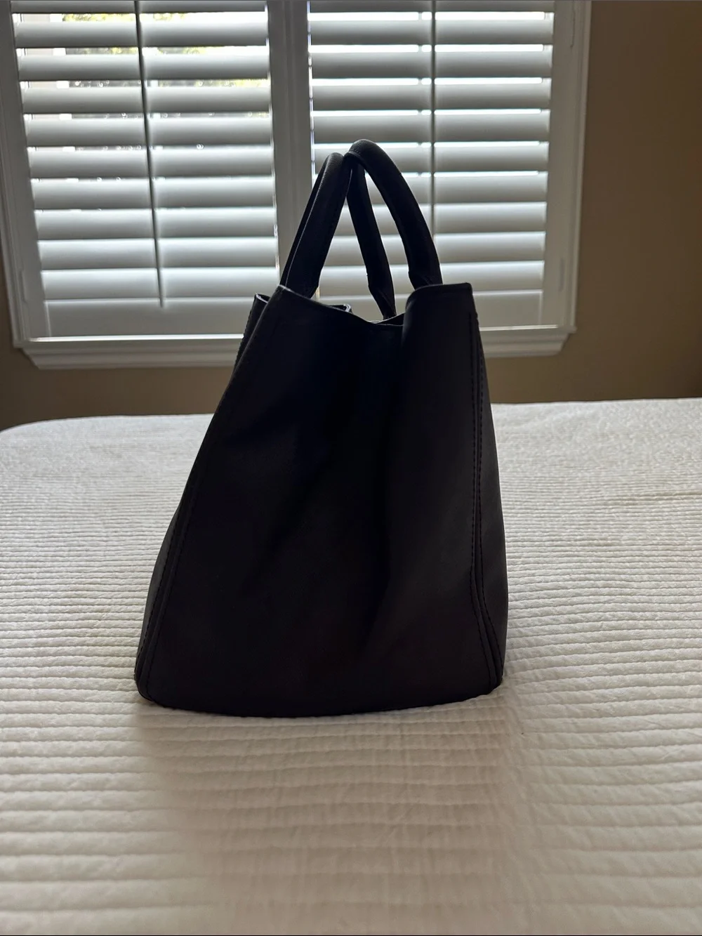 Beautiful Purificacion Garcia, Spanish brand. Structured maroon leather handbag.